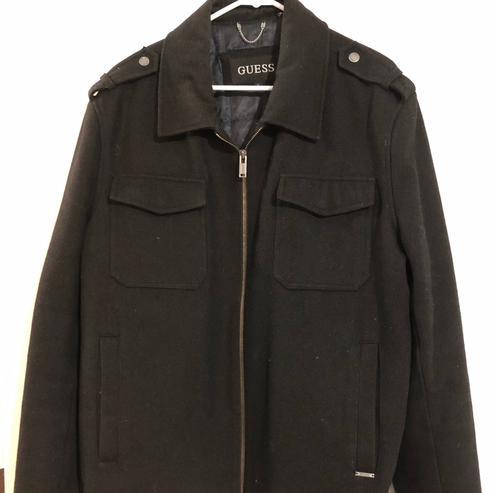 GUESS Jacket in Black!